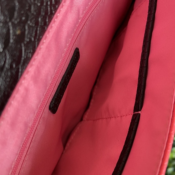 Cosmopolitan Pink And Black Snakeskin Handbag - Picture 2 of 3